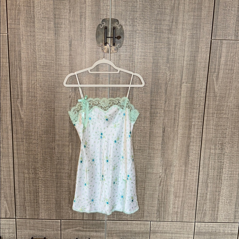 Victoria's Secret Floral Lace Trim Slip Dress‎ - Picture 5 of 12